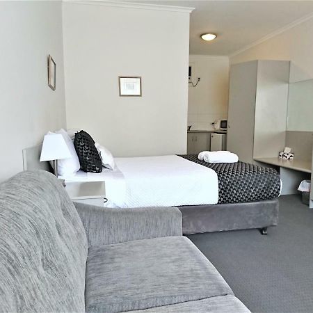 Glenelg Beach Gateway Studio Apartment Exterior photo